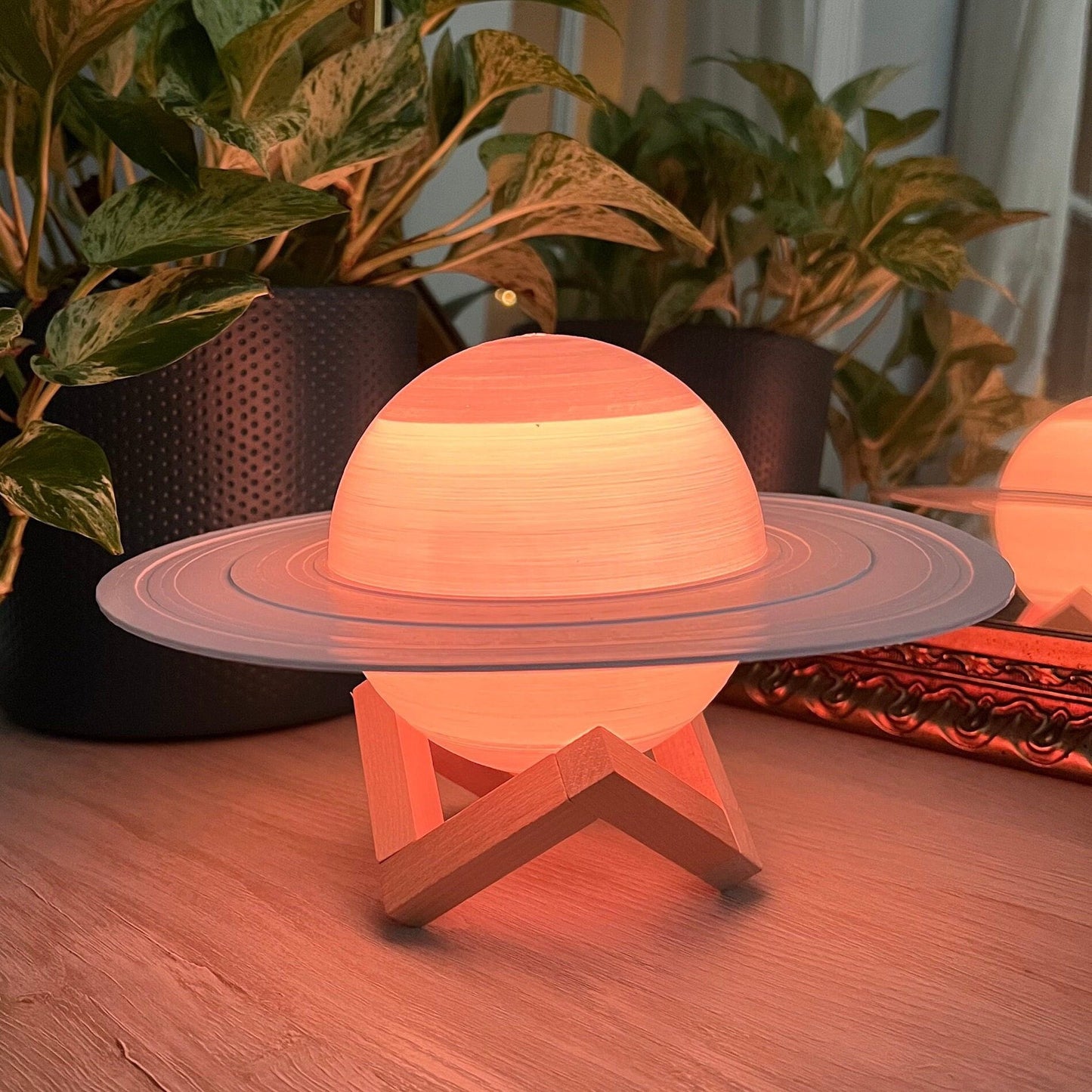 9" Rings of Saturn Lamp